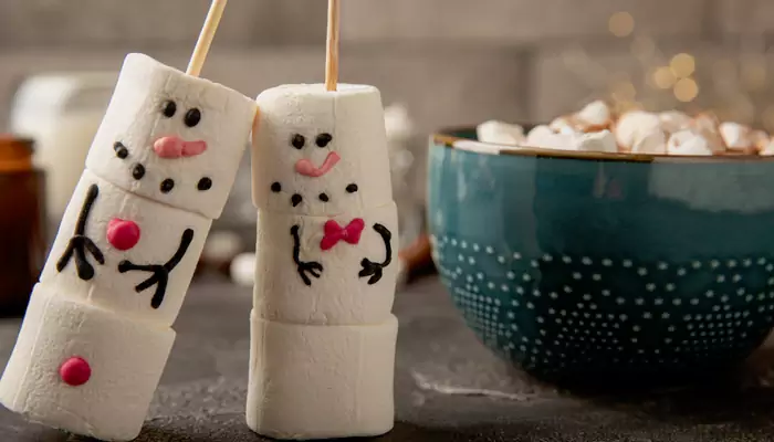 If you love marshmallows, we have the right recipe to help you make them at home!
